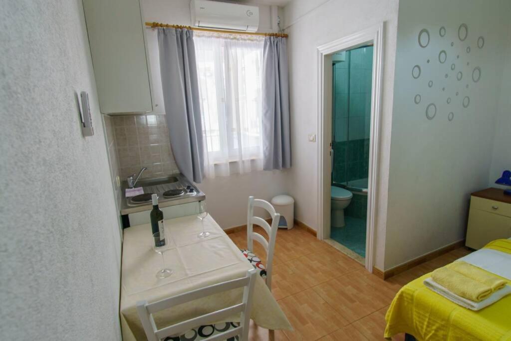 Lovely Studio Apartment For 2 Free Private Parking Макарска Экстерьер фото